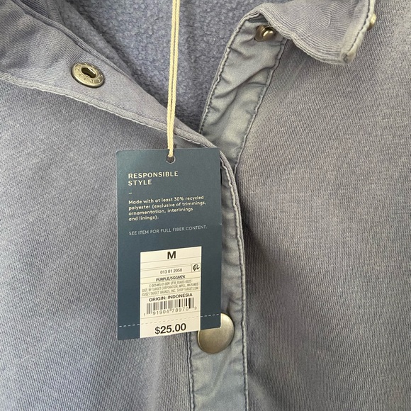 Universal Thread pullover- NWT - Picture 3 of 4